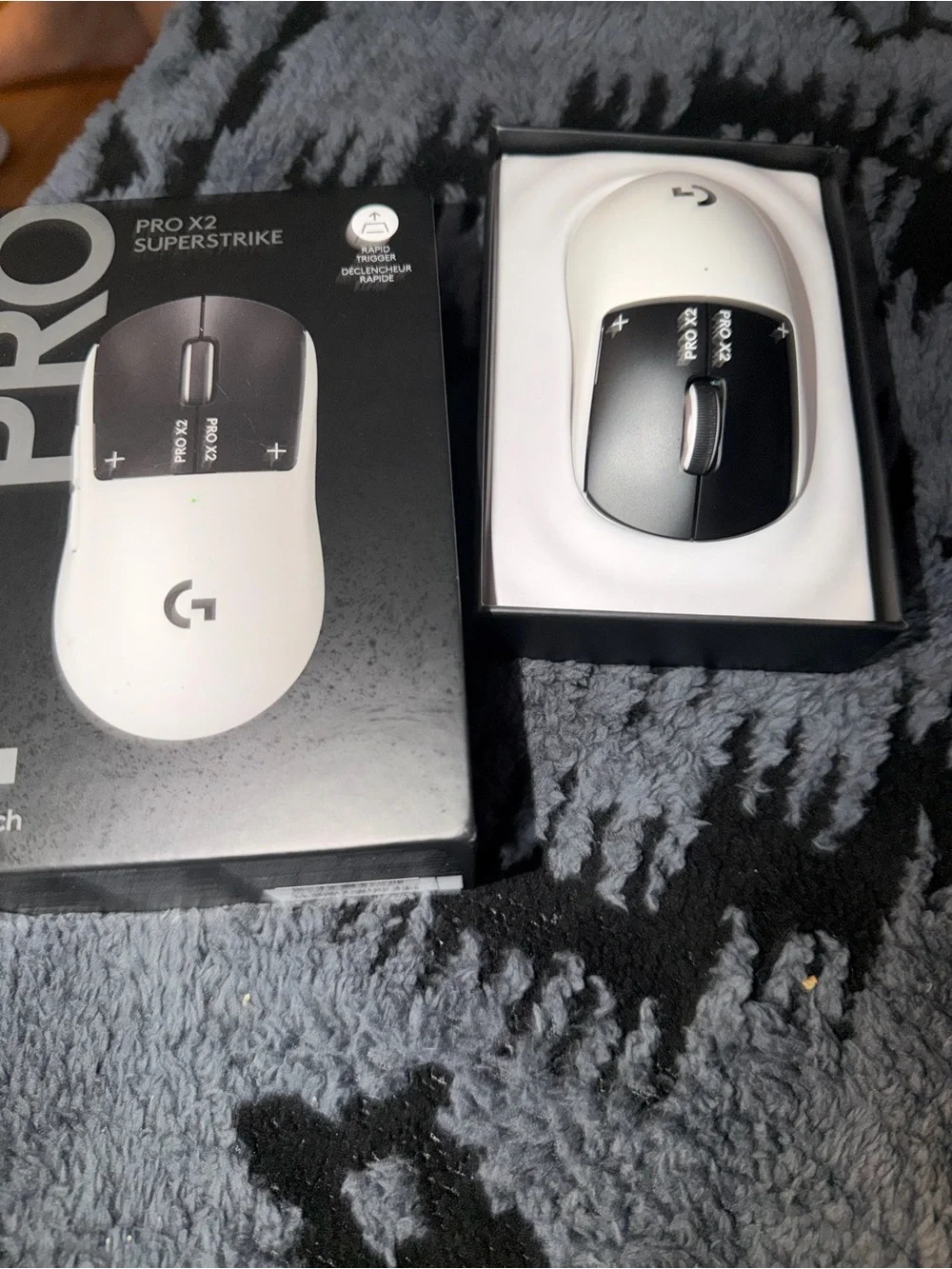 Logitech White and Black Wireless Gaming Mouse - PRO X2